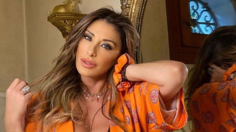 sabrina salerno camicetta