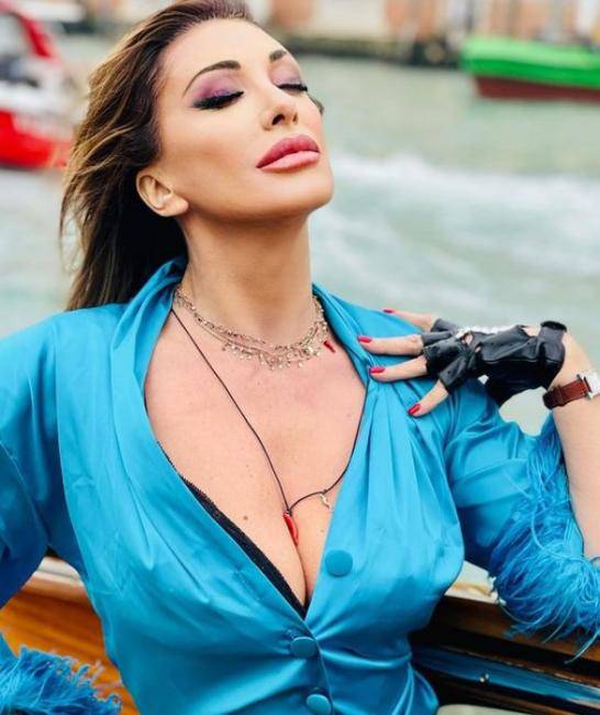 sabrina salerno camicetta