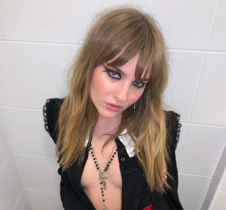 Victoria De Angelis (Instagram)