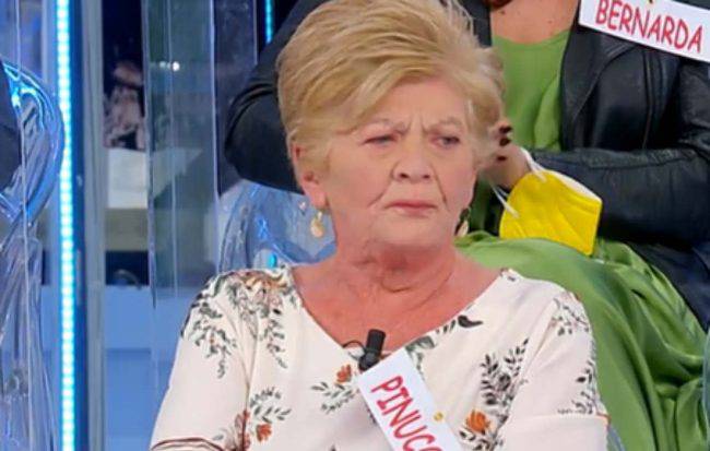 uomini e donne lacrime tina