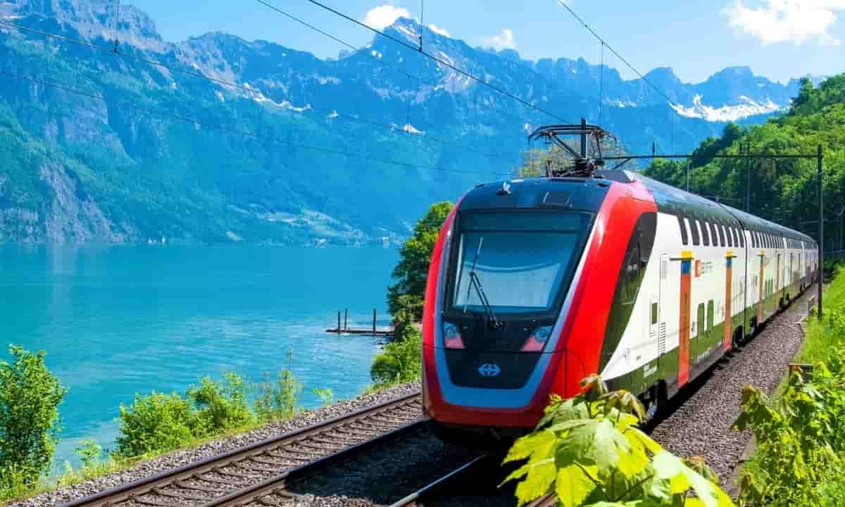 risparmiare benzina prendi treno