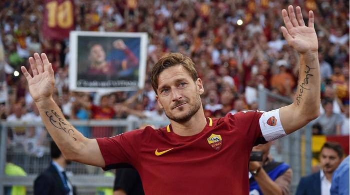 Francesco Totti: quando non c'è Ilary dorme con lei