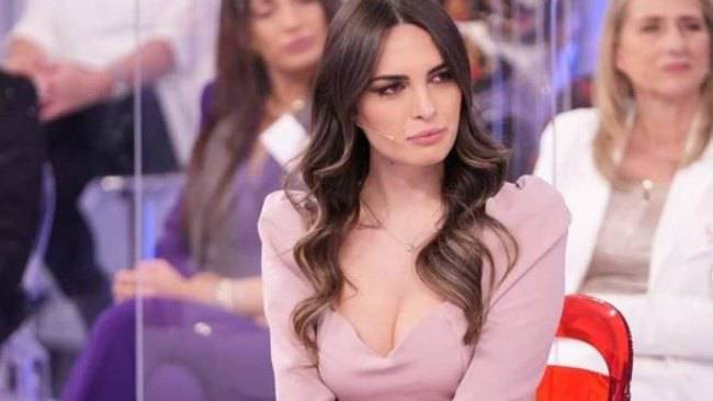 uomini e donne andrea nicole crisi