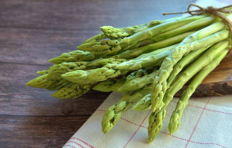 Vitamina K - tra le verdure, gli asparagi (Pixabay)