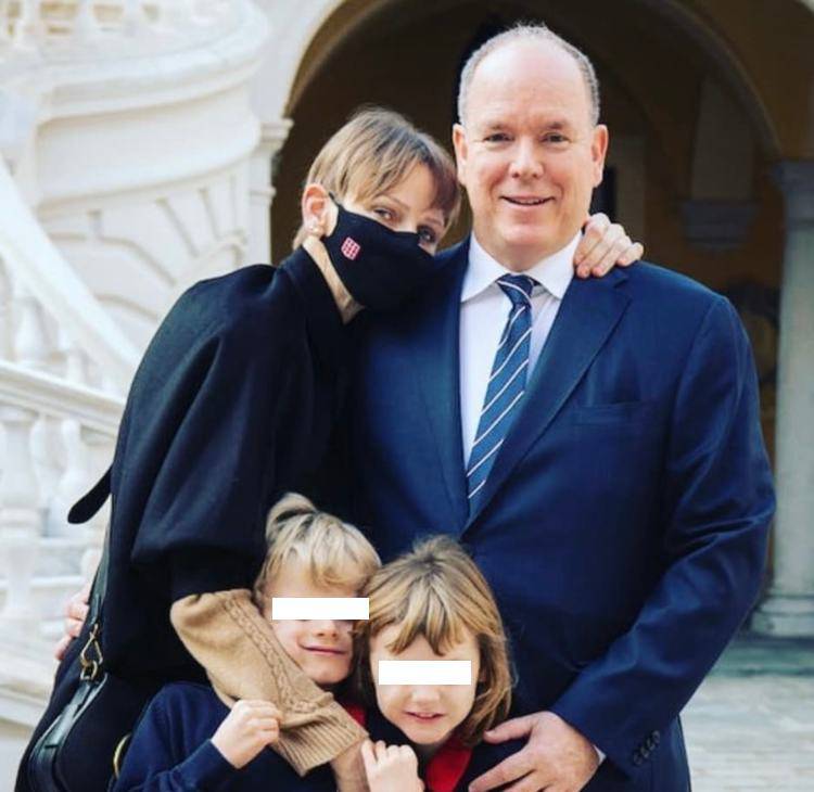 Charlene e la famiglia (Instagram)
