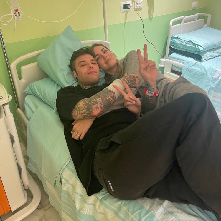 Fedez e Chiara Ferragni in ospedale (Instagram)