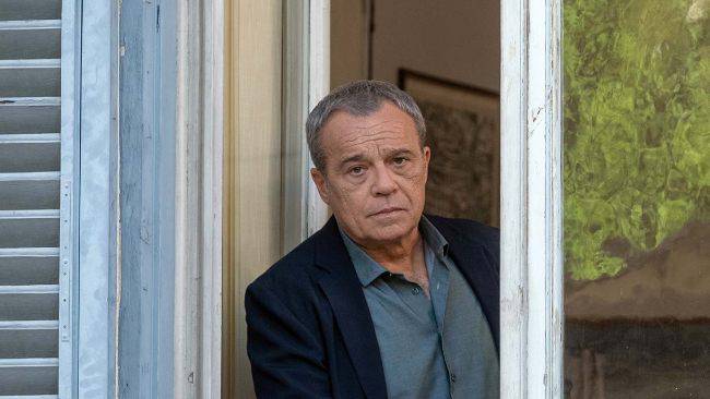 nero a metà 3 carlo