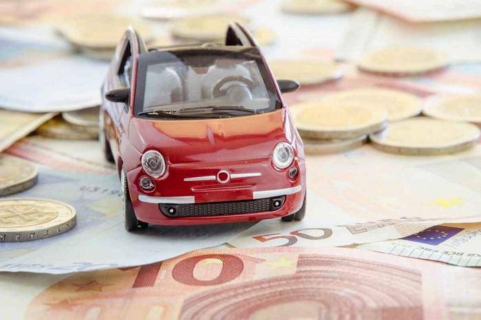 Bollo auto: esistono 5 modi per poter pagare di meno