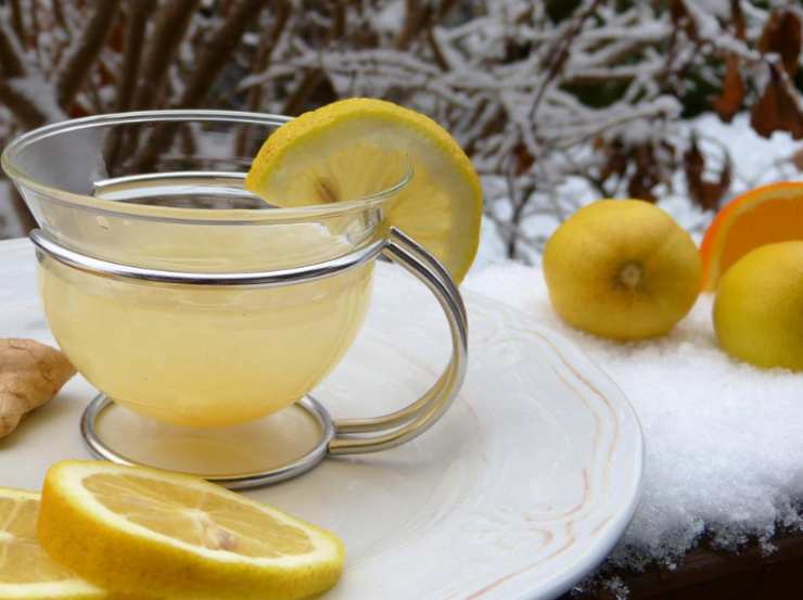 Acqua e limone a digiuno