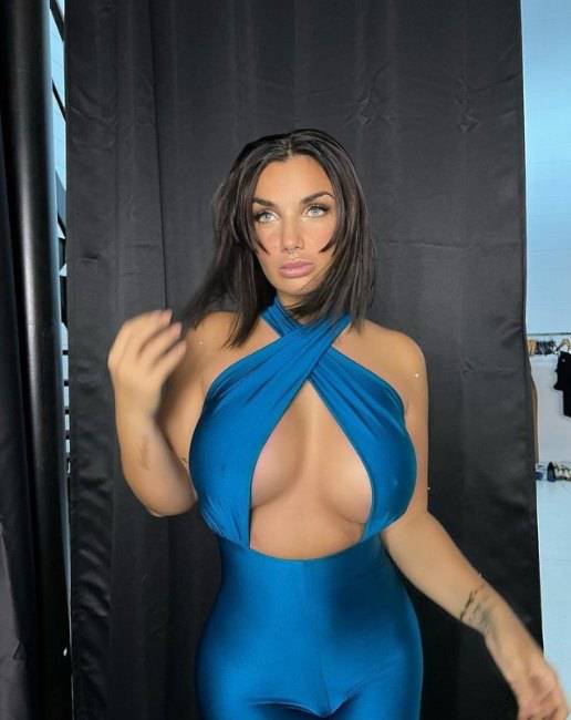 elettra lamborghini look