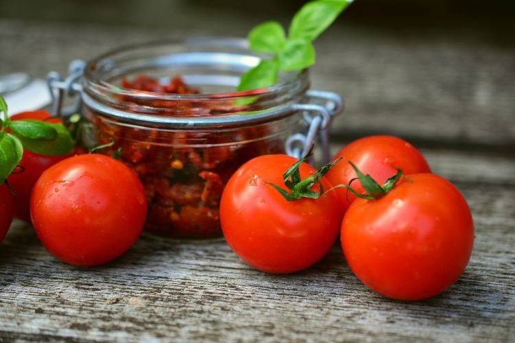 Pomodori: elimina i pesticidi (Pexels)