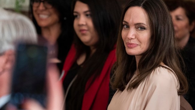 angelina jolie problemi figlia