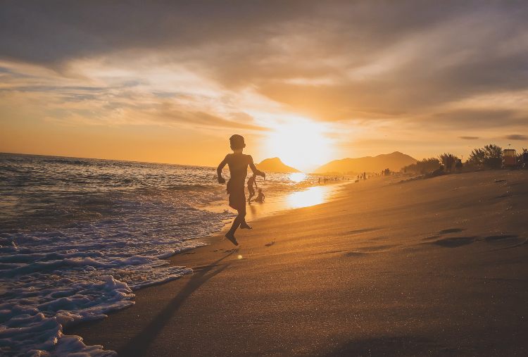 Bambini - evita il colpo di calore (Pexels)