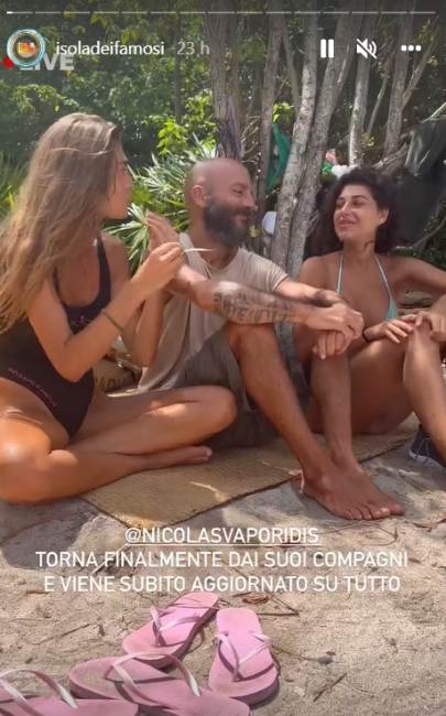 isola dei famosi naufrago abbandona