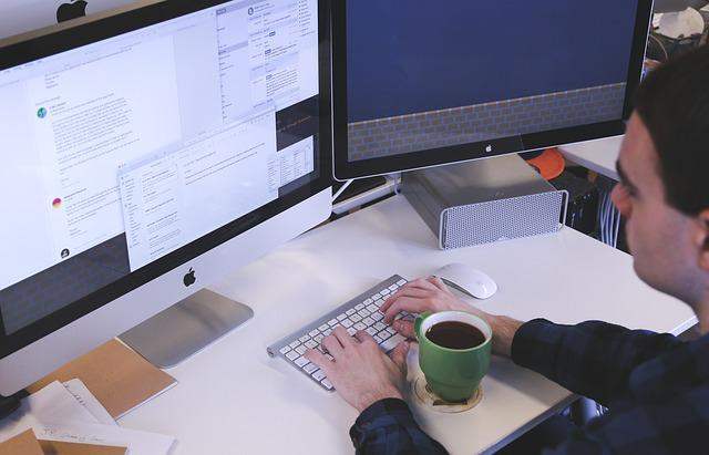 Oroscopo: i 3 segni più bravi al lavoro