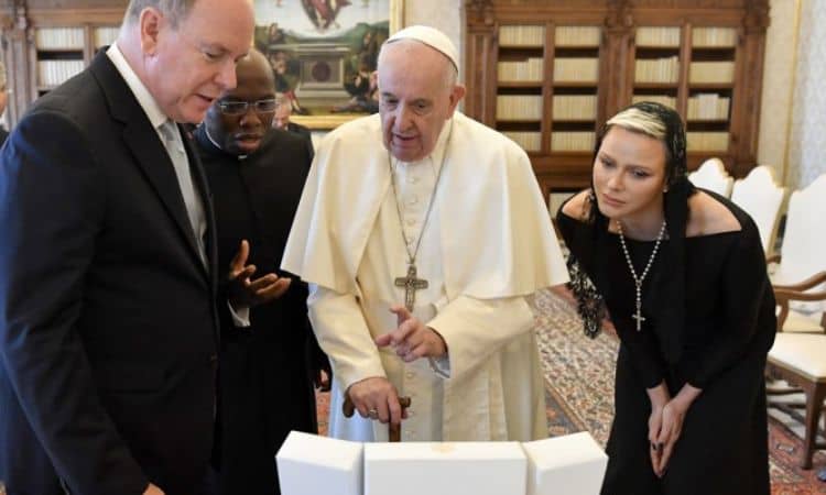 Charlene di Monaco incontro Papa