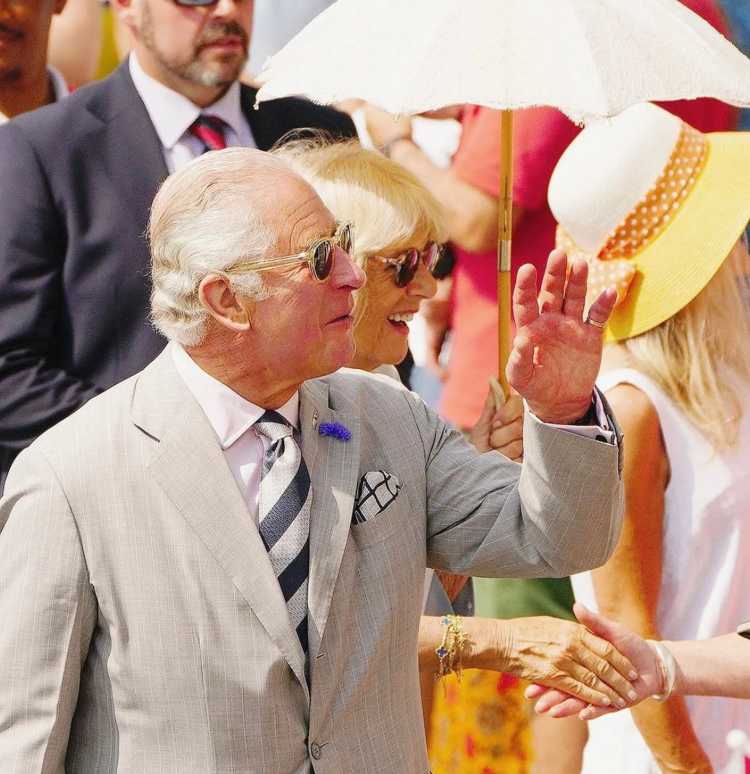Il Principe Carlo e la consorte Camilla Parker Bowls (Instagram)