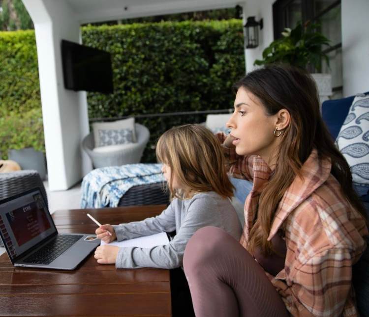 Elisabetta Canalis e la figlia Skyler (Instagram)