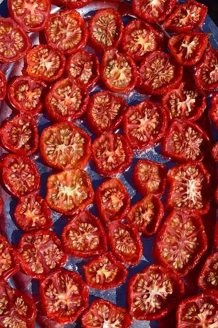 Pomodori secchi sott'olio: la ricetta veloce che funziona!