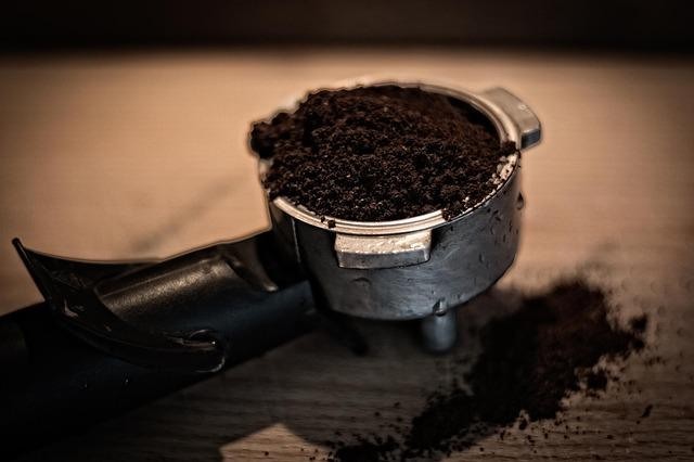 Coffee grounds: don't throw them away, that's what they could be used for