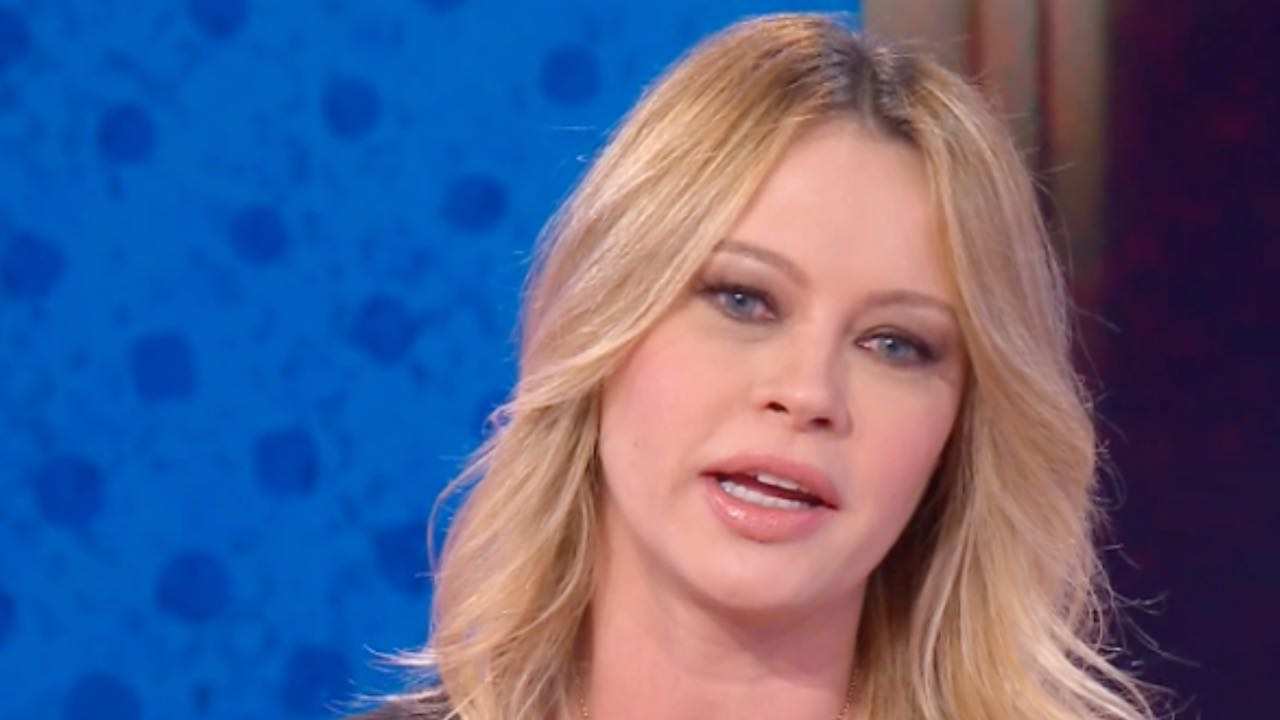 Anna Falchi: la ricordate a Miss Italia? Completamente diversa Anna Falchi: la ricordate a Miss Italia? Completamente diversa