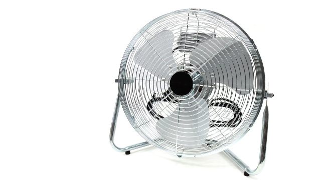 ventilatore acceso notte