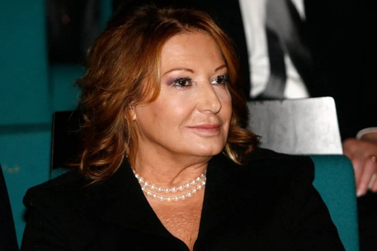 Silvio Berlusconi - Carla Elvira Lucia Dall'Oglio (Donna Glamour)