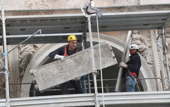 L'imprenditore muore: lascia la sua eredità ai dipendenti 6 lascia.eredita.dipendenti leggilo.org 23.9.22 scaled e1663931102549