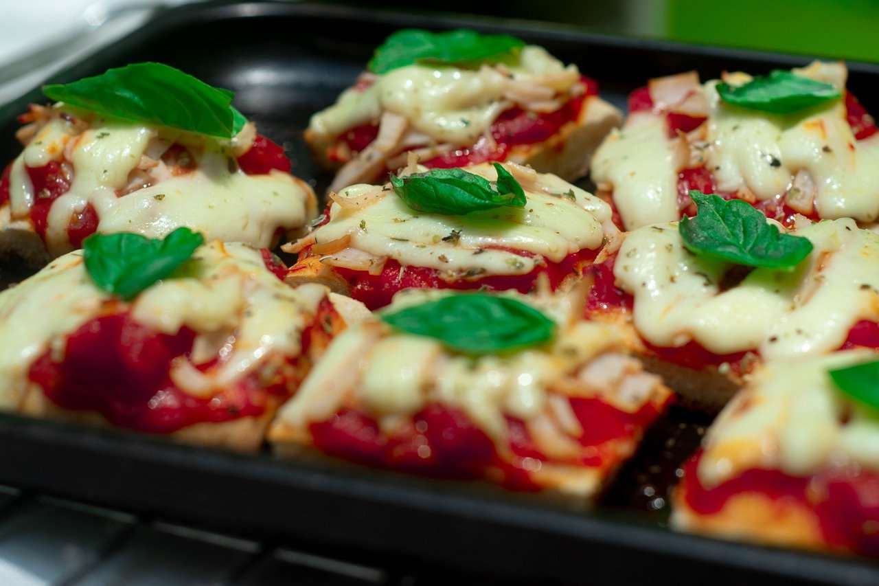 Pizzette in padella: buonissime e super veloci, ottima merenda anche per scuola