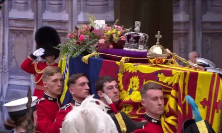 Regina Elisabetta chi ha pagato i funerali
