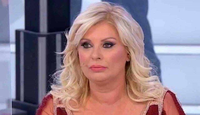 Uomini e donne: Tina shock, si scaglia contro di loro 8 Tina Cipollari: ecco cosa pensa dei protagonisti di Uomini e Donne