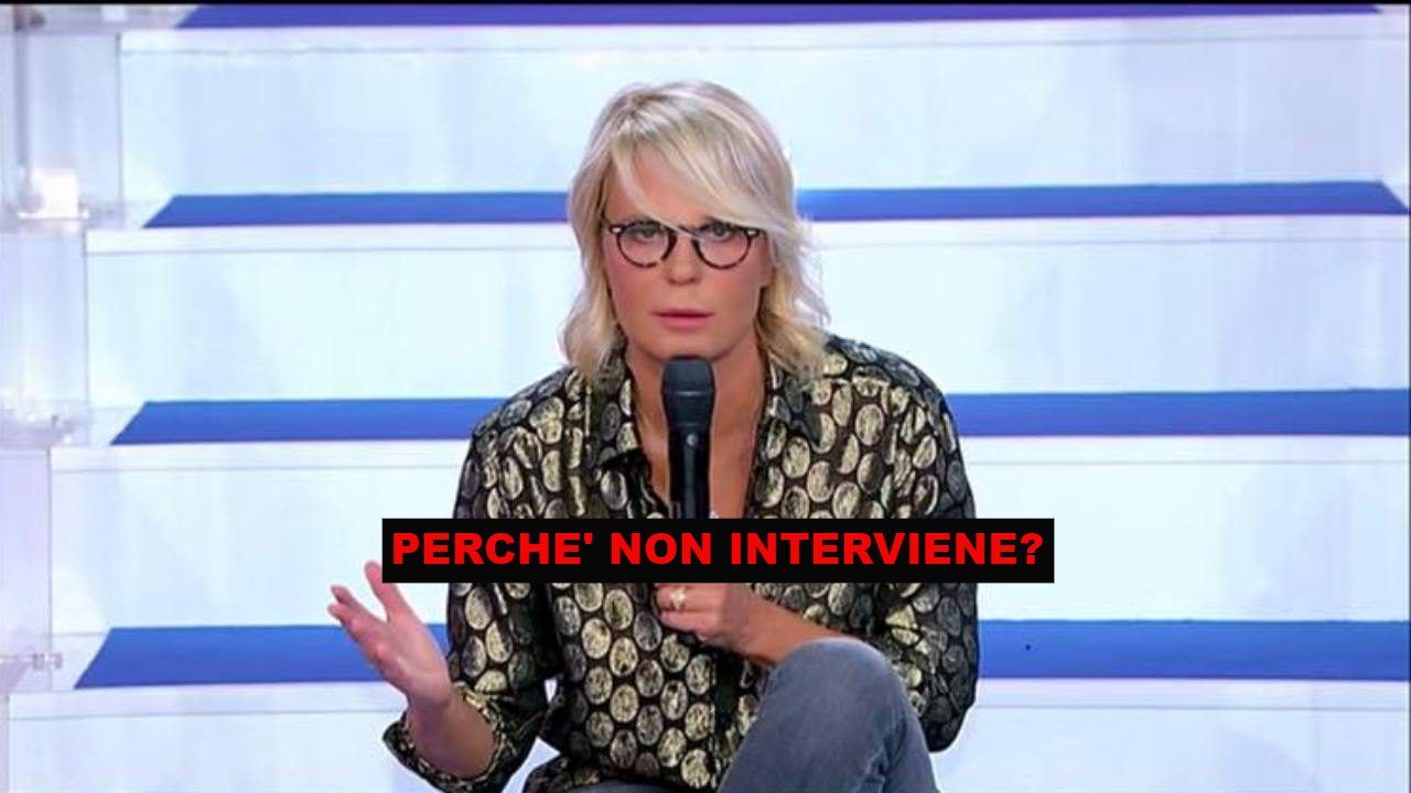 Maria De Filippi sempre più silenziosa durante le discussioni - Uomini e Donne (Solo Gossip)