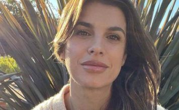 Elisabetta Canalis intimo trasparente bottone zoom