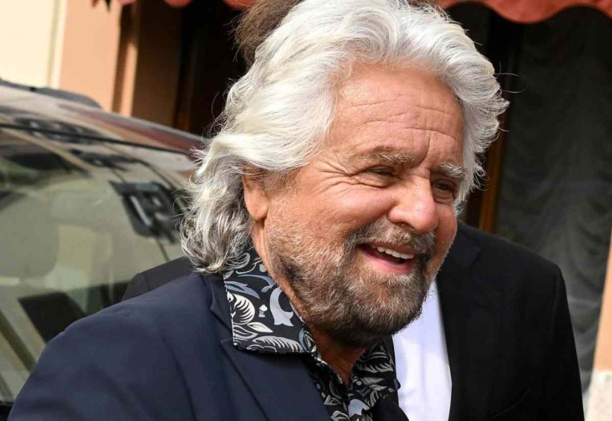 Grillo vuole abolire i contanti