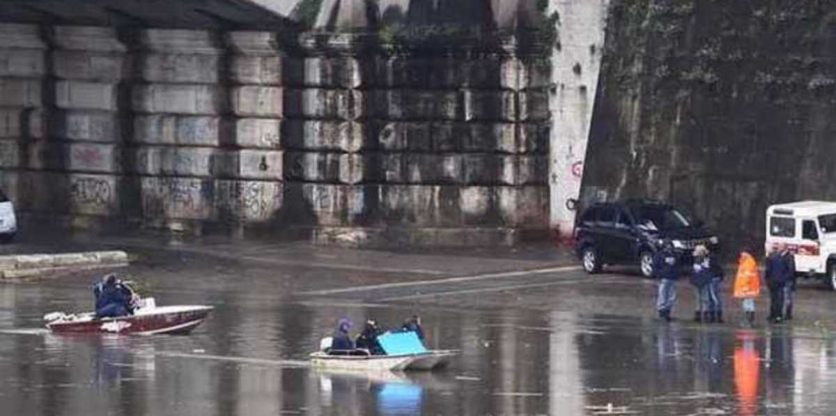 Abbandonano figlia e si gettano nel Tevere 