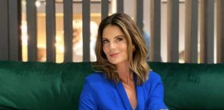Marina La Rosa barca topless slip estate dentro