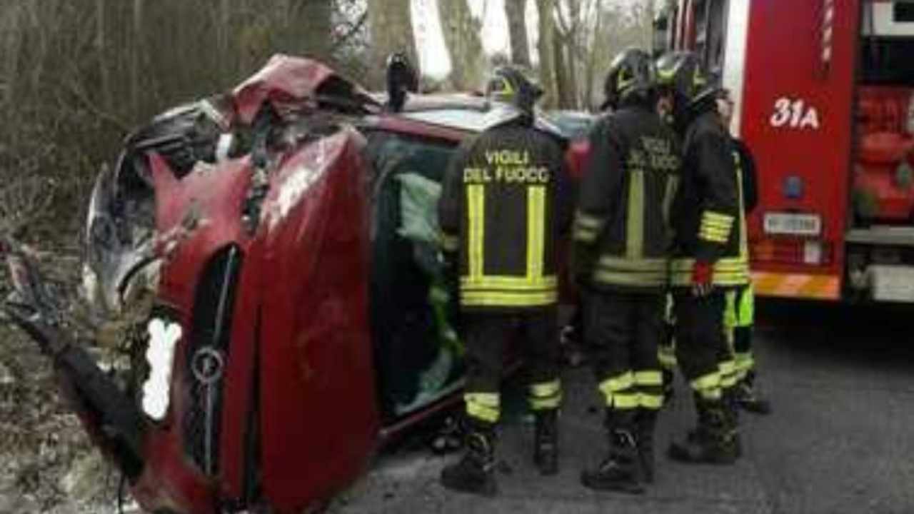 Roma incidente sulla via Tiberina