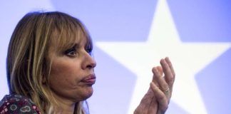 Alessandra Mussolini rifiuta il passaporto